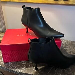 Kelly & Katie size 10 Zane bootie
